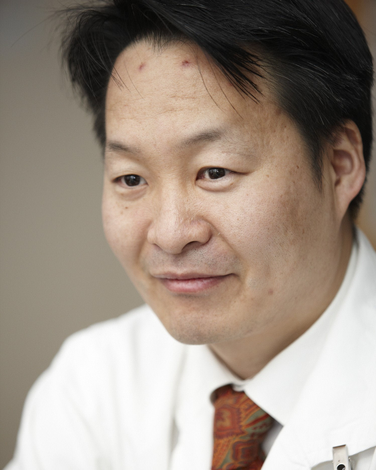 강건욱